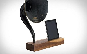 Magnavox Phonograph Horn