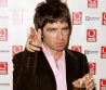 Гитарист группы Oasis выпустит стильные маски для защиты от свиного гриппа